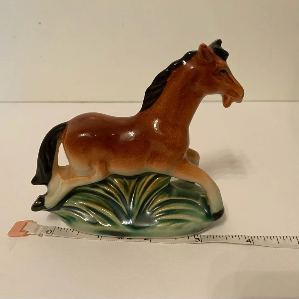 HORSE FIGURINE FIGURE CHINA PORCELAIN BROWN GREEN VINTAGE EQUINE HOME ACCENT